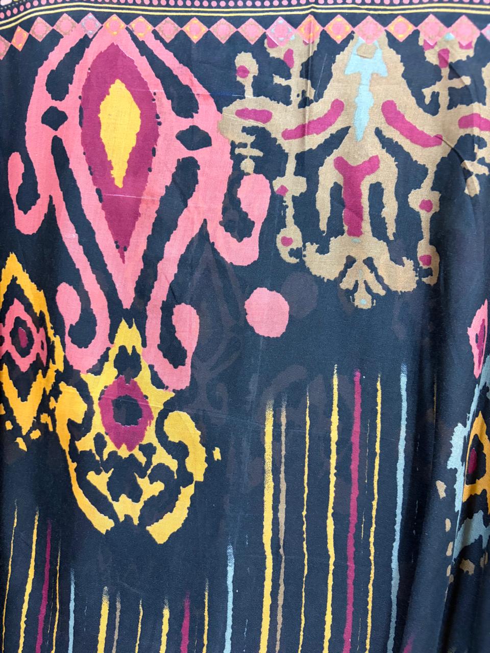 Ikkat charm in black