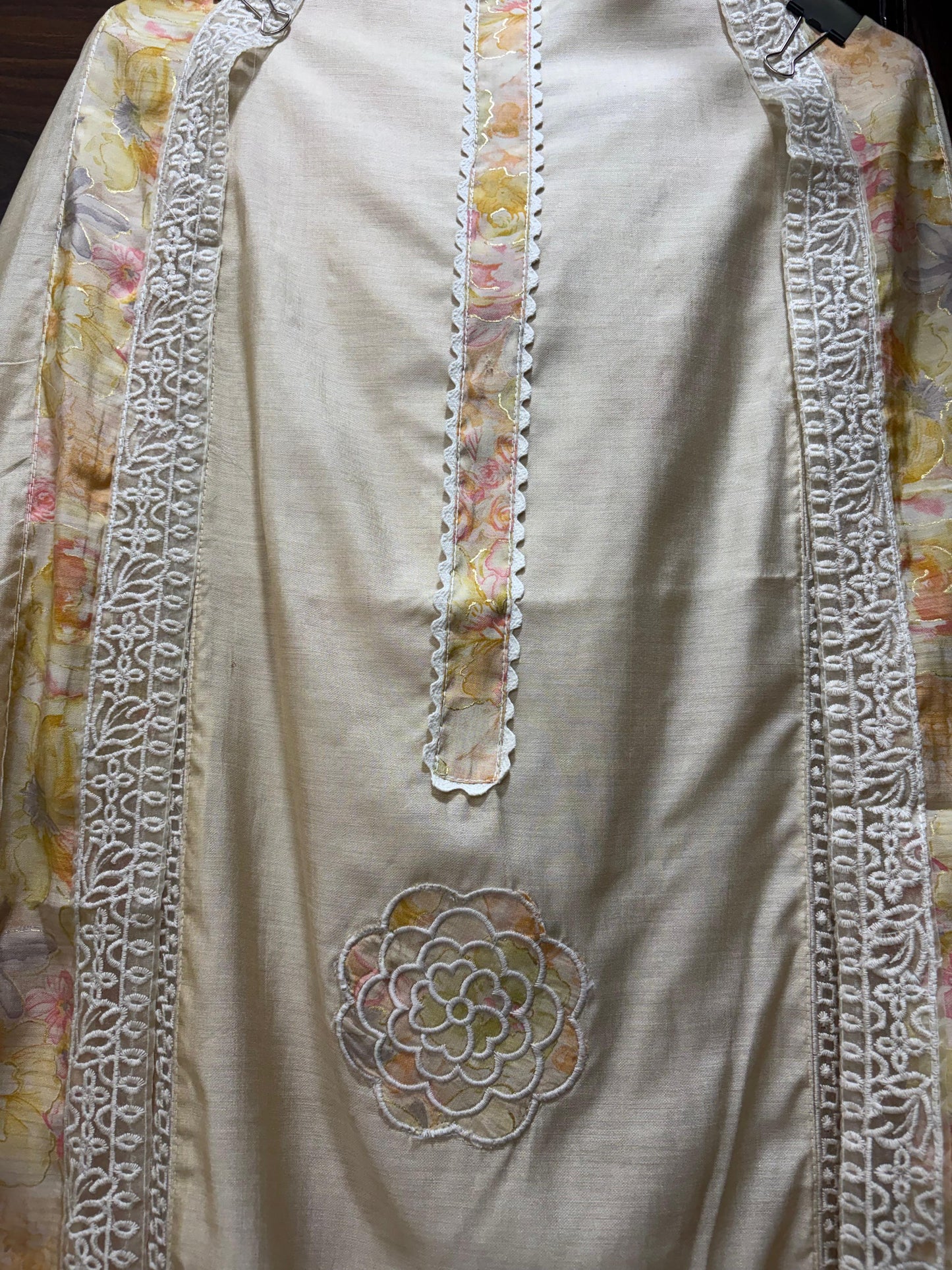 Beige Bloom Elegance