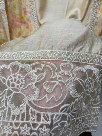 Beige Bloom Elegance